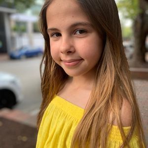 Meet your Posher, Yanet